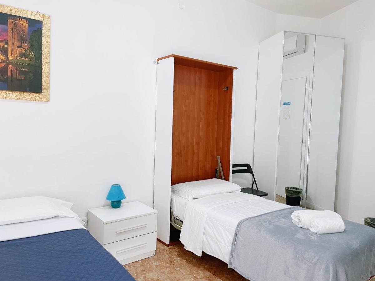Confortini Rooms Sunday Verona Exterior photo