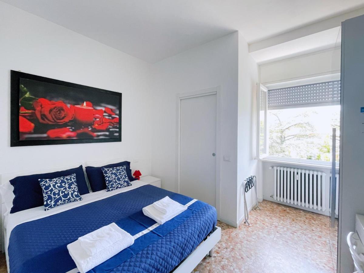 Confortini Rooms Sunday Verona Exterior photo